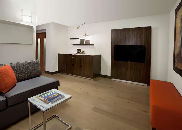Resorts Guide Hilton Toronto Airport & Suites